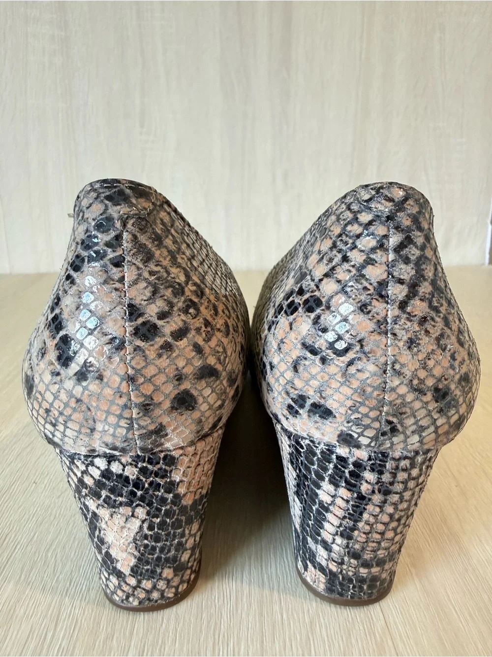 Vionic Antonia Snake Print Wedge Pumps Women’s Size 10 Orthotic Comfort